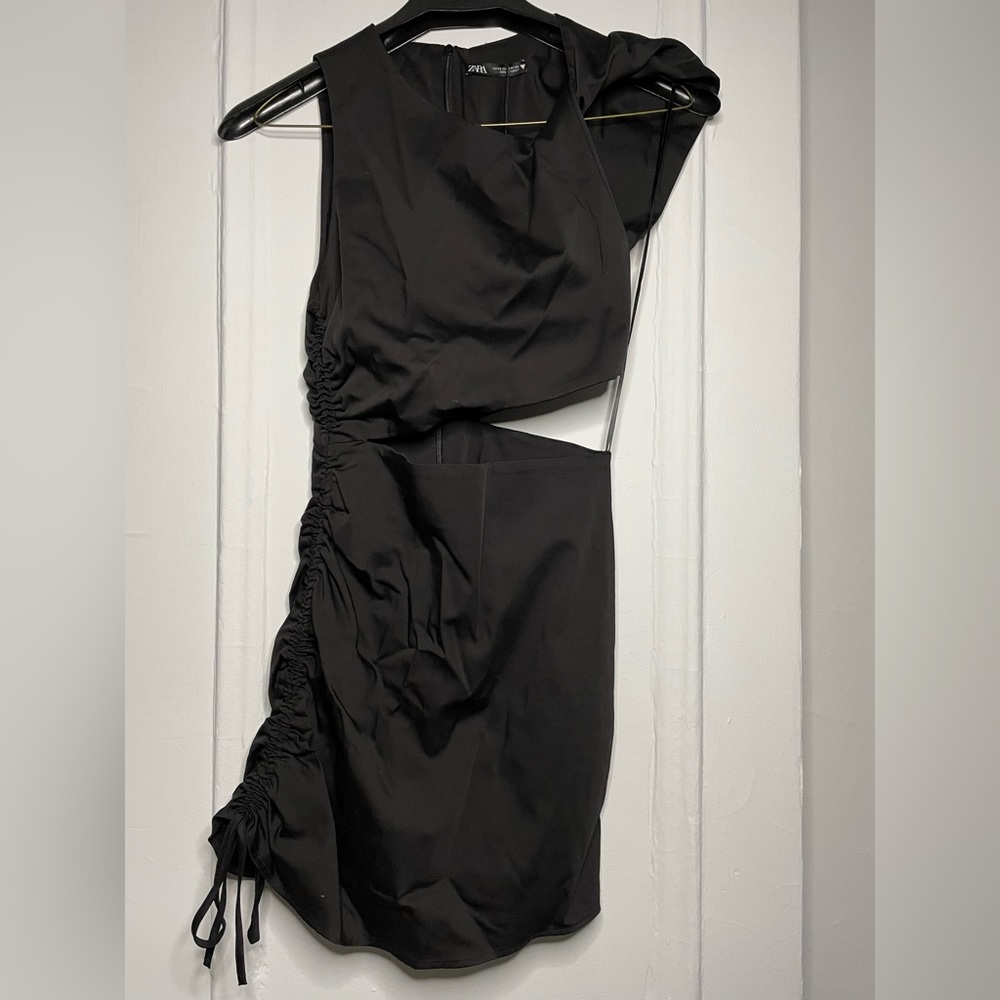 ZARA- Cut out ruched dress
